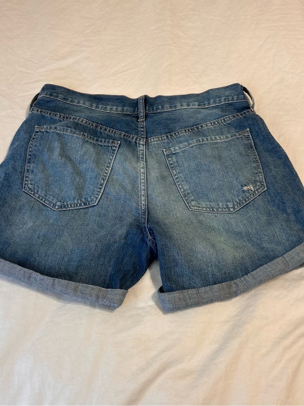 Old Navy Boyfriend Denim Distressed Cuffed Shorts Women's 8 Regular - Picture 5 of 7